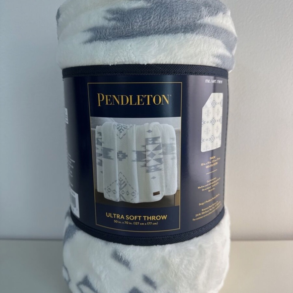 Pendleton Plush Throw Blanket 50X70 - Picture 4 of 6